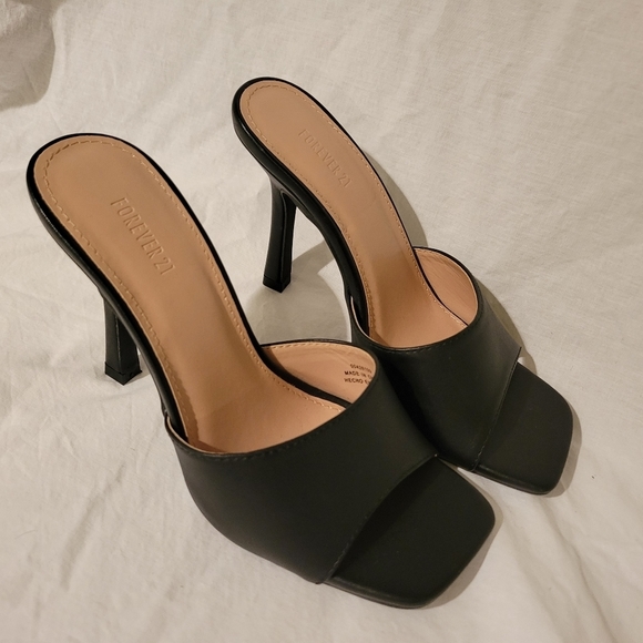 Forever 21 Faux Leather Black Slip on Stiletto Heels Sandals Backless Square EUC - Picture 2 of 7